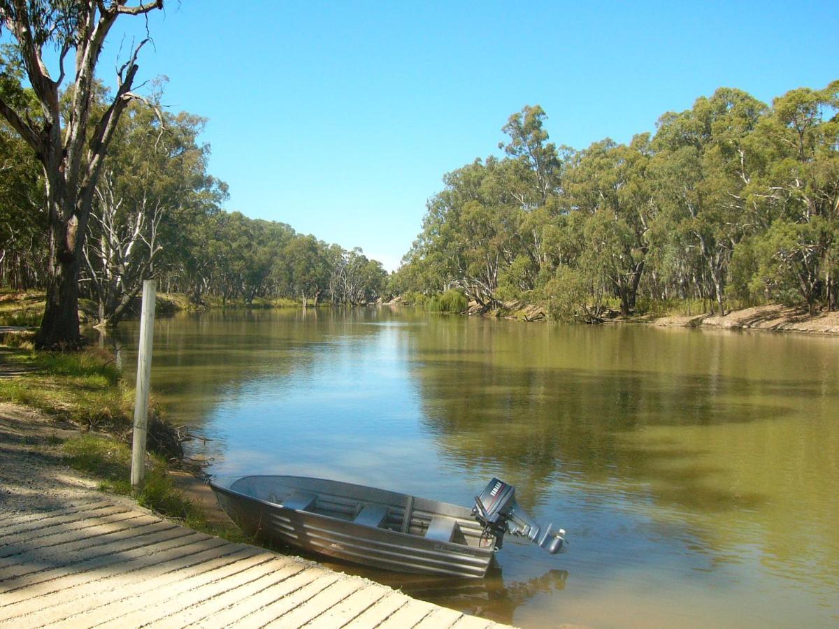 Deniliquin Riverside Caravan Park Exterior foto