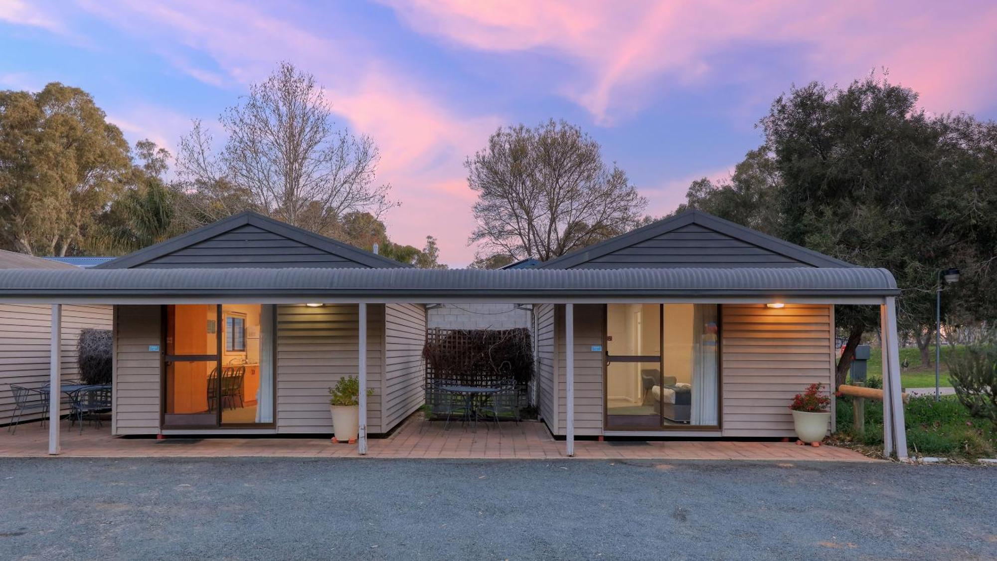 Deniliquin Riverside Caravan Park Exterior foto