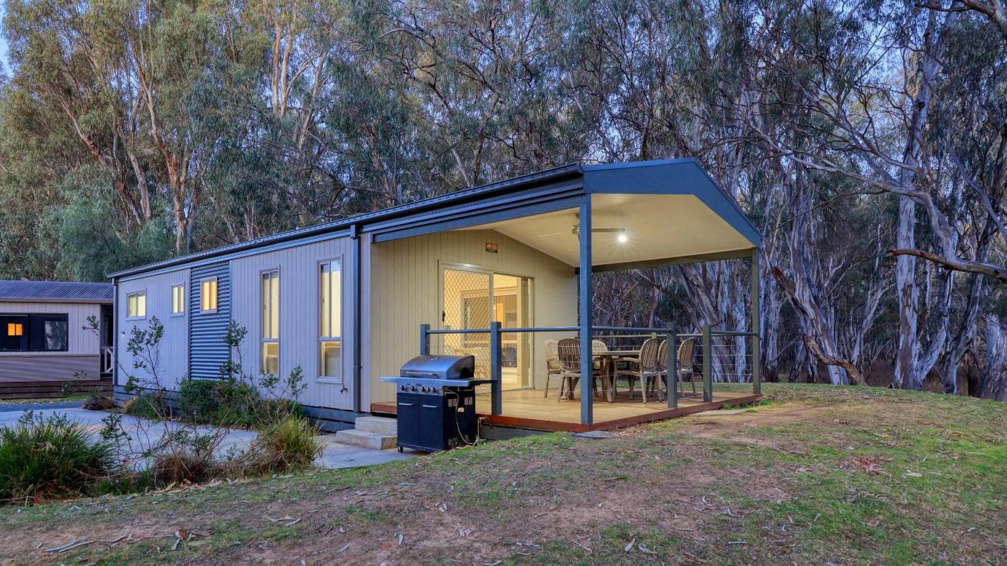 Deniliquin Riverside Caravan Park Exterior foto