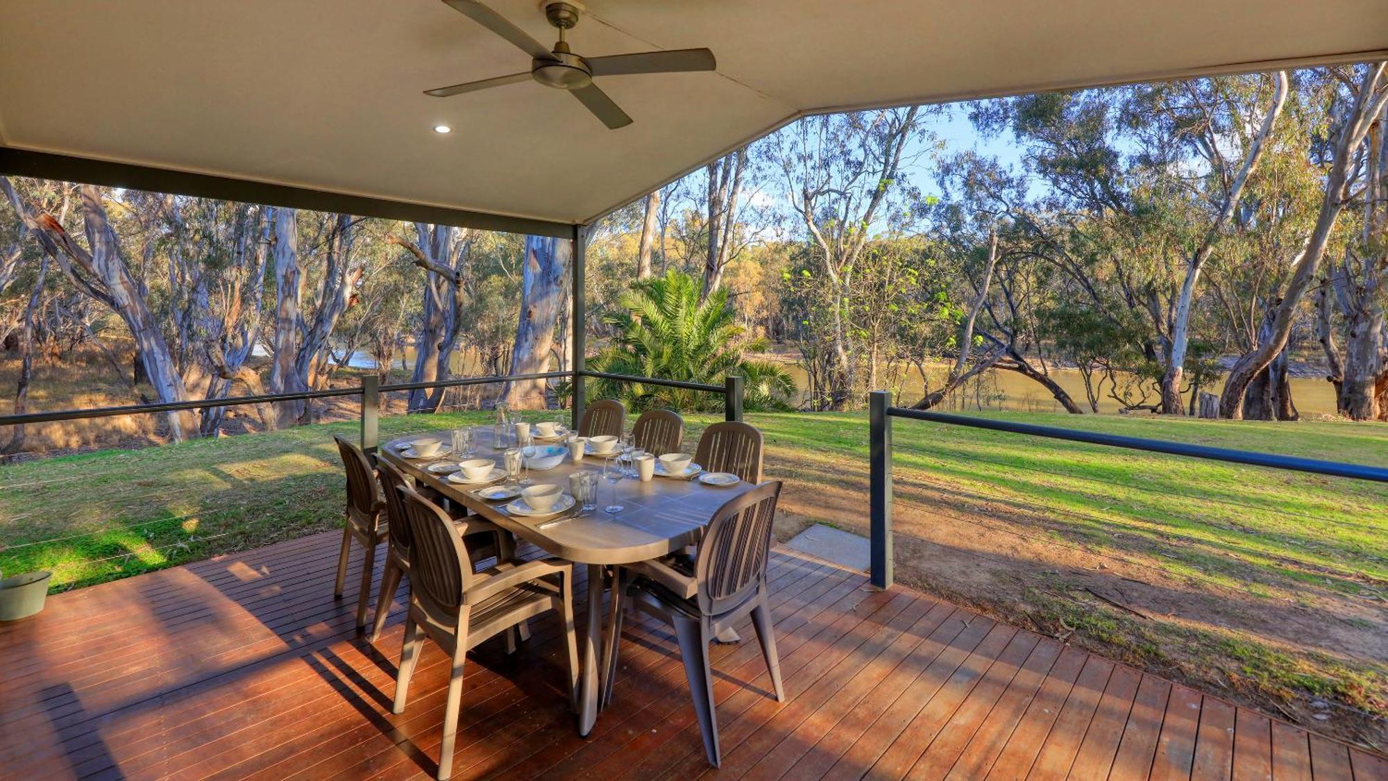 Deniliquin Riverside Caravan Park Exterior foto