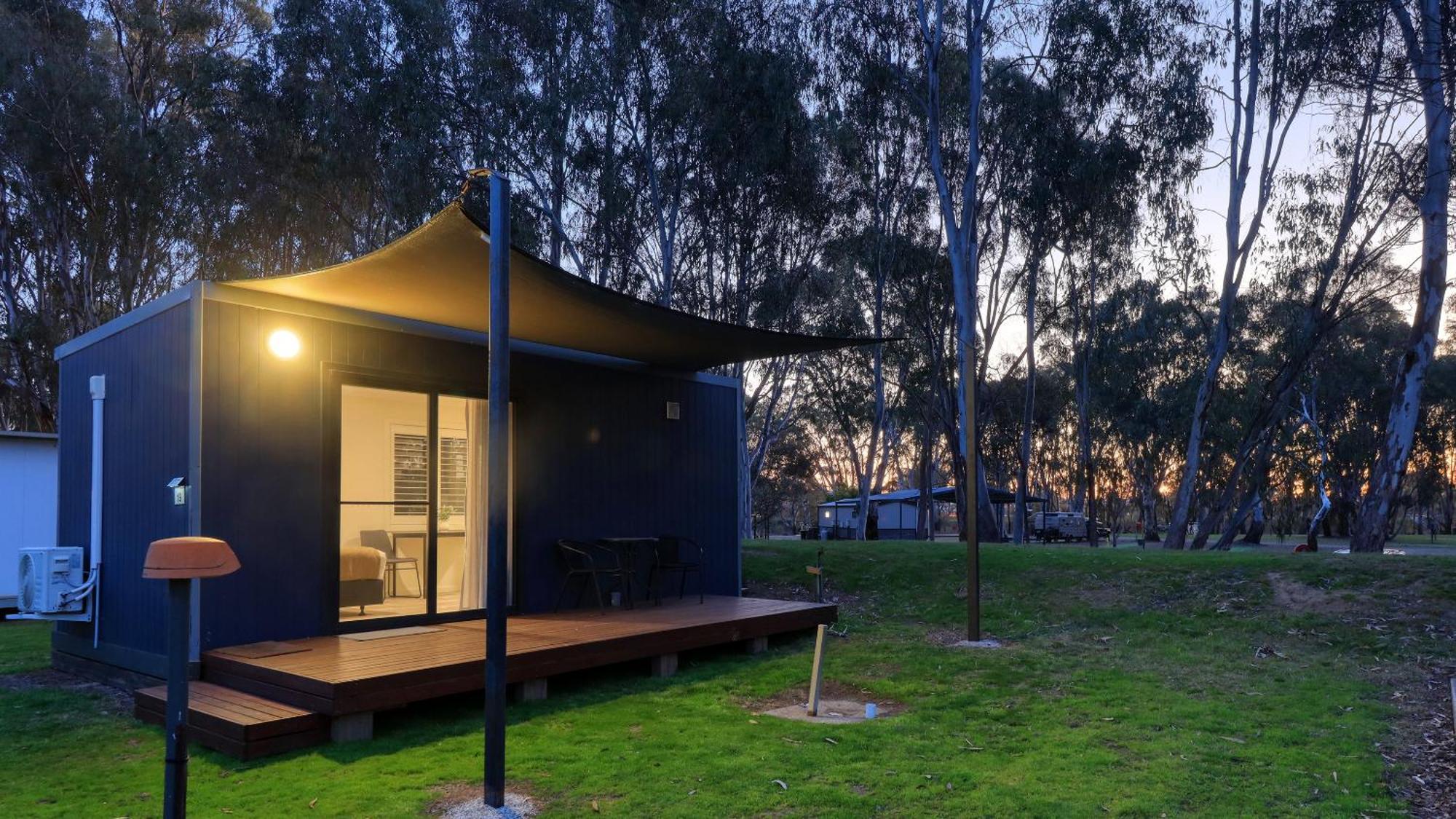 Deniliquin Riverside Caravan Park Exterior foto
